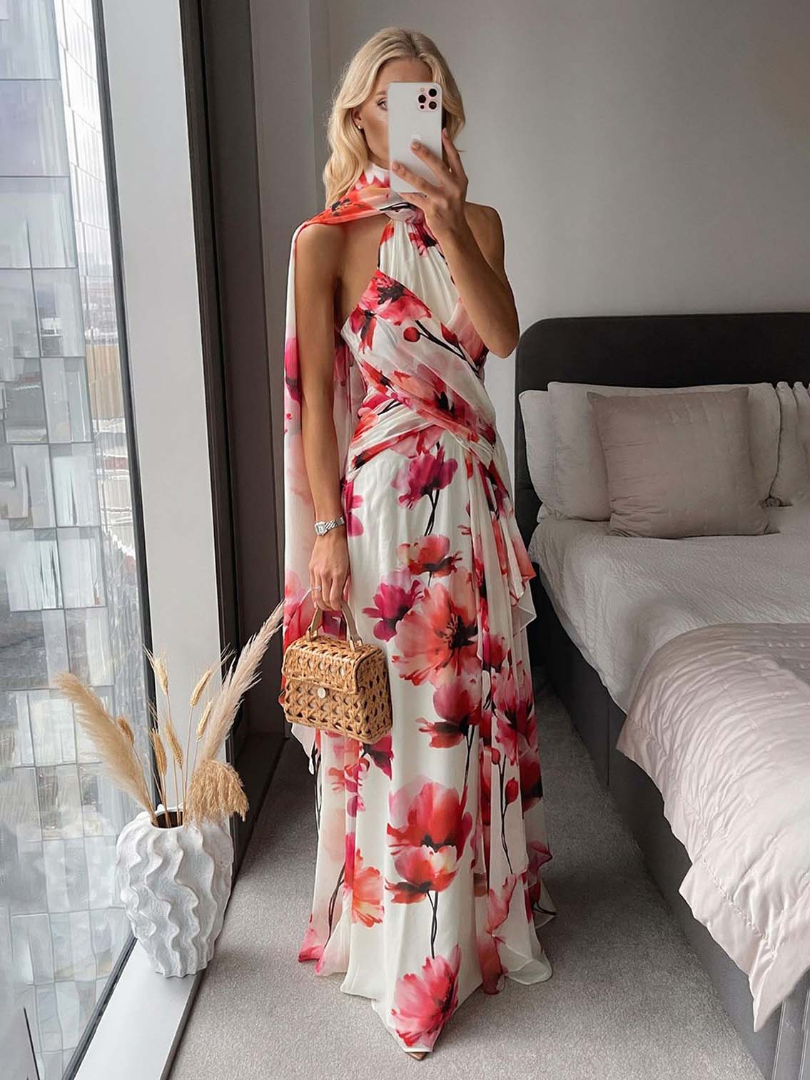 Vestido comprido elegante de chiffon com estampado floral aguarelado e costas descobertas