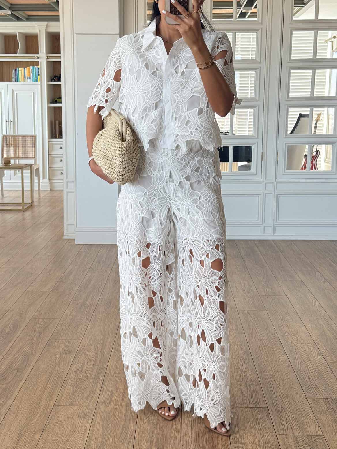 Pantaloni casual a gamba larga con inserti in pizzo