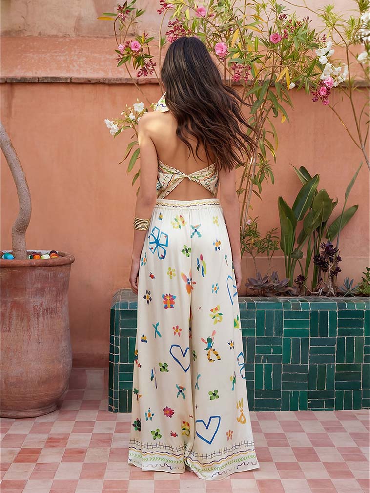 Ensemble deux pièces raffiné en satin à imprimé floral aquarelle, avec haut dos nu sans manches et foulard