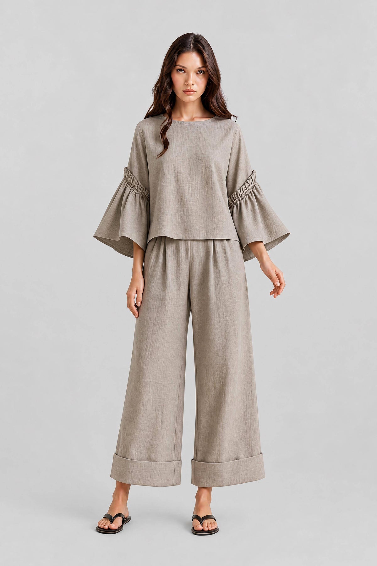 Conjunto casual de vacaciones con top holgado de mangas acampanadas y pantalones cortos