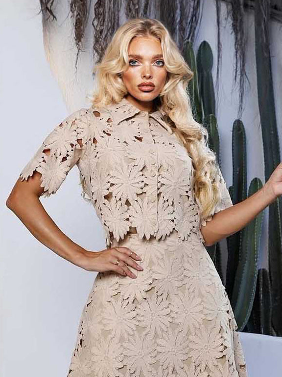 Falda midi elegante de encaje