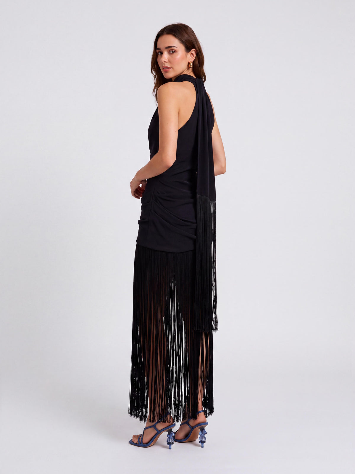 Abito midi senza maniche con scollo all’americana e nappine