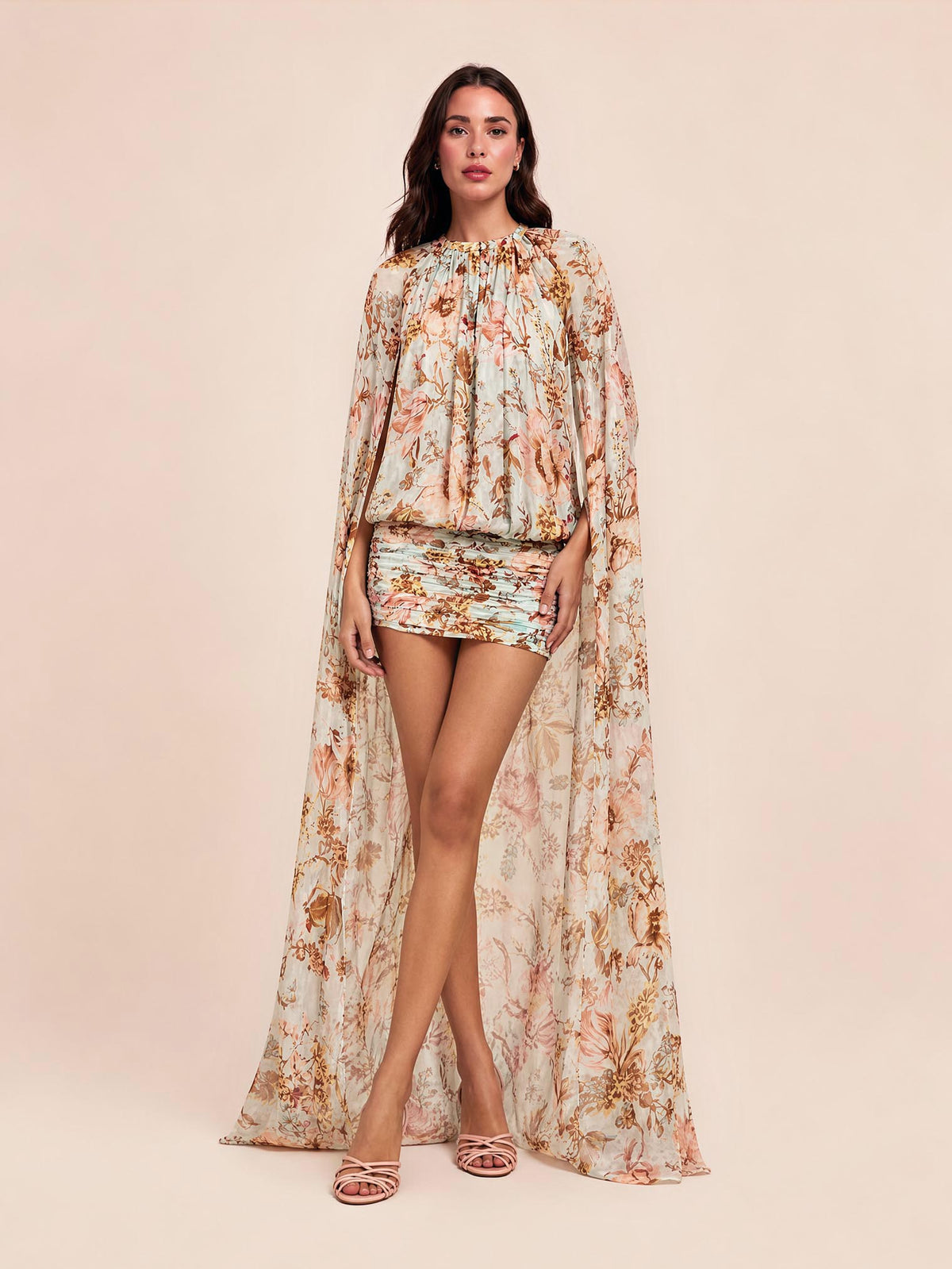 Vestido vintage de gasa con estampado floral y mangas tipo capa
