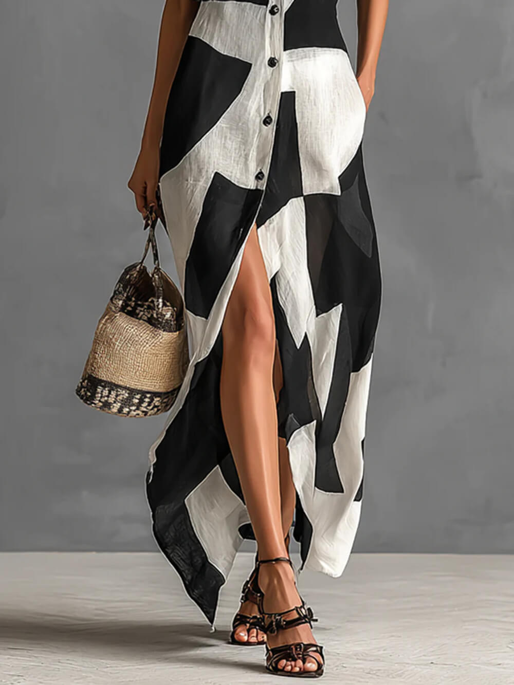 Exquisites Maxikleid im Hemdblusenstil mit unregelmäßigem geometrischem Print, Revers und Knopfleiste