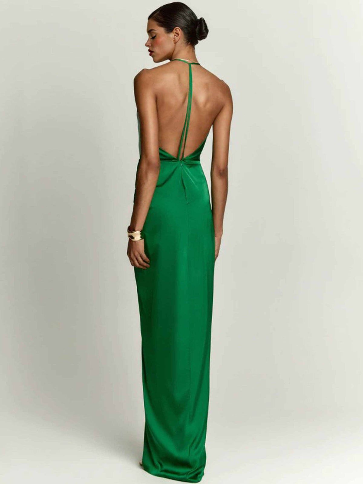 Elegantes Maxikleid im griechischen Stil mit Neckholder und tiefem V-Ausschnitt