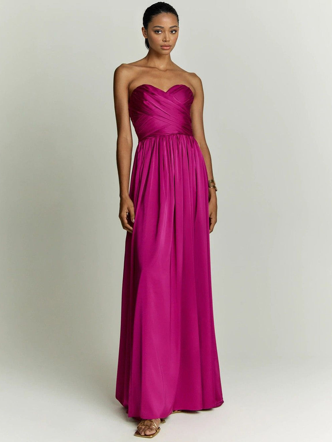 Vestido largo elegante de noche sin tirantes