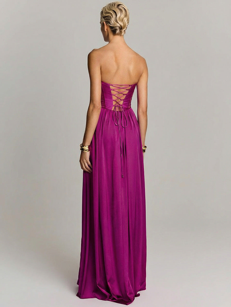 Elegantes trägerloses Maxikleid im Ballkleidstil mit Spitzeneinsätzen