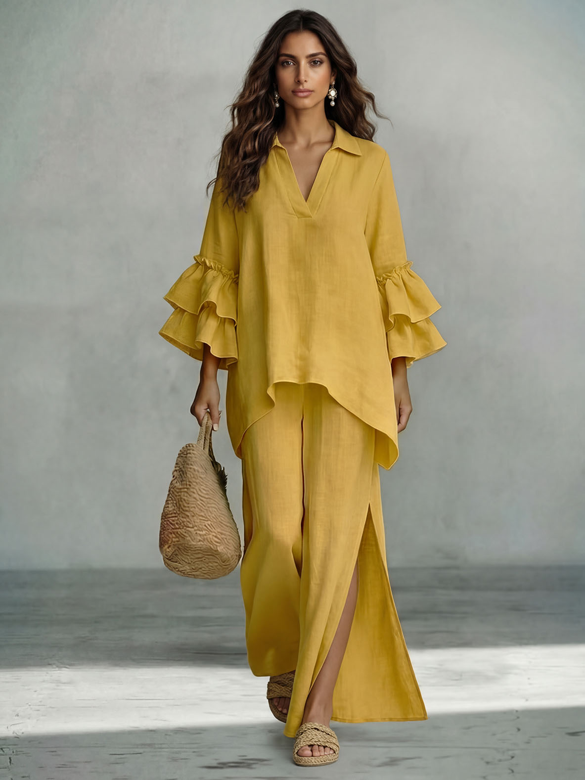 Set casual con top con maniche a volant e scollo a V e pantaloni a vita alta e gamba larga