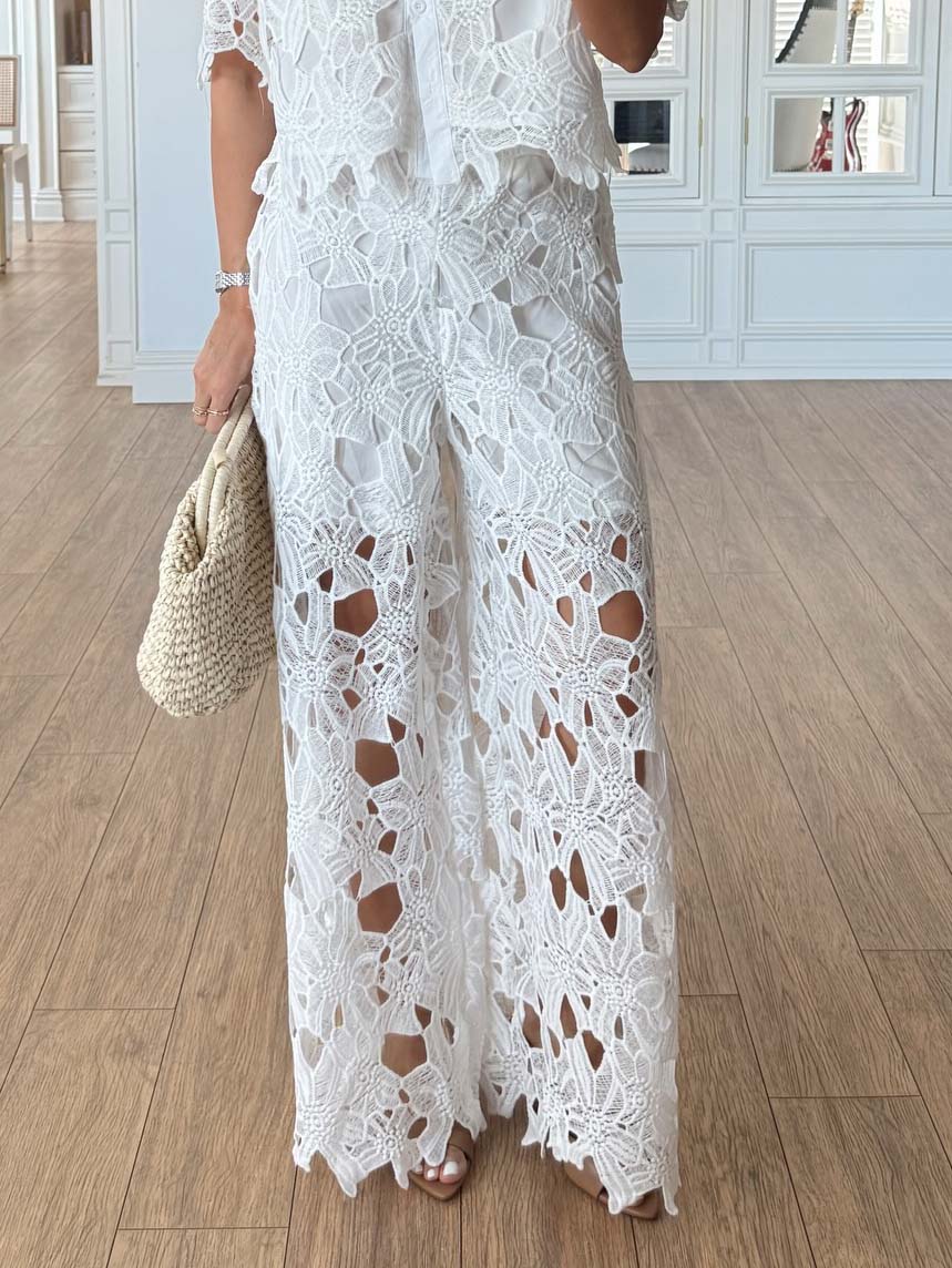 Pantaloni casual a gamba larga con inserti in pizzo