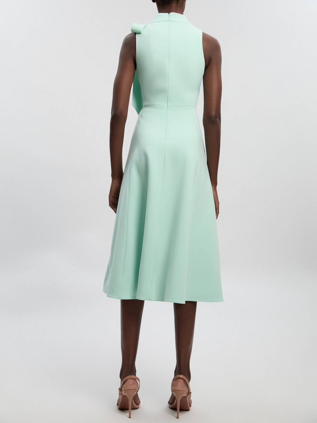 Elegantes ärmelloses A-Linien-Midikleid mit Schleifendetail