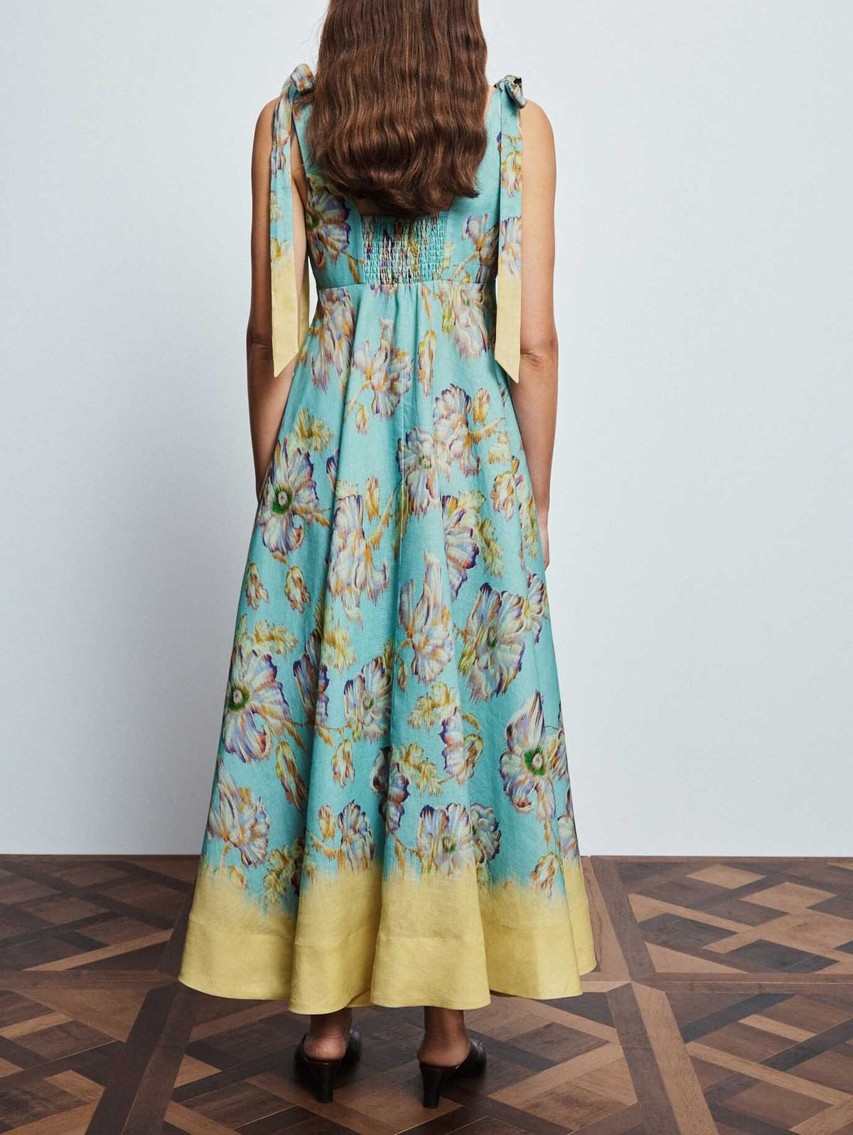 Elegantes Maxikleid mit Blumenprint und Schulterbändern