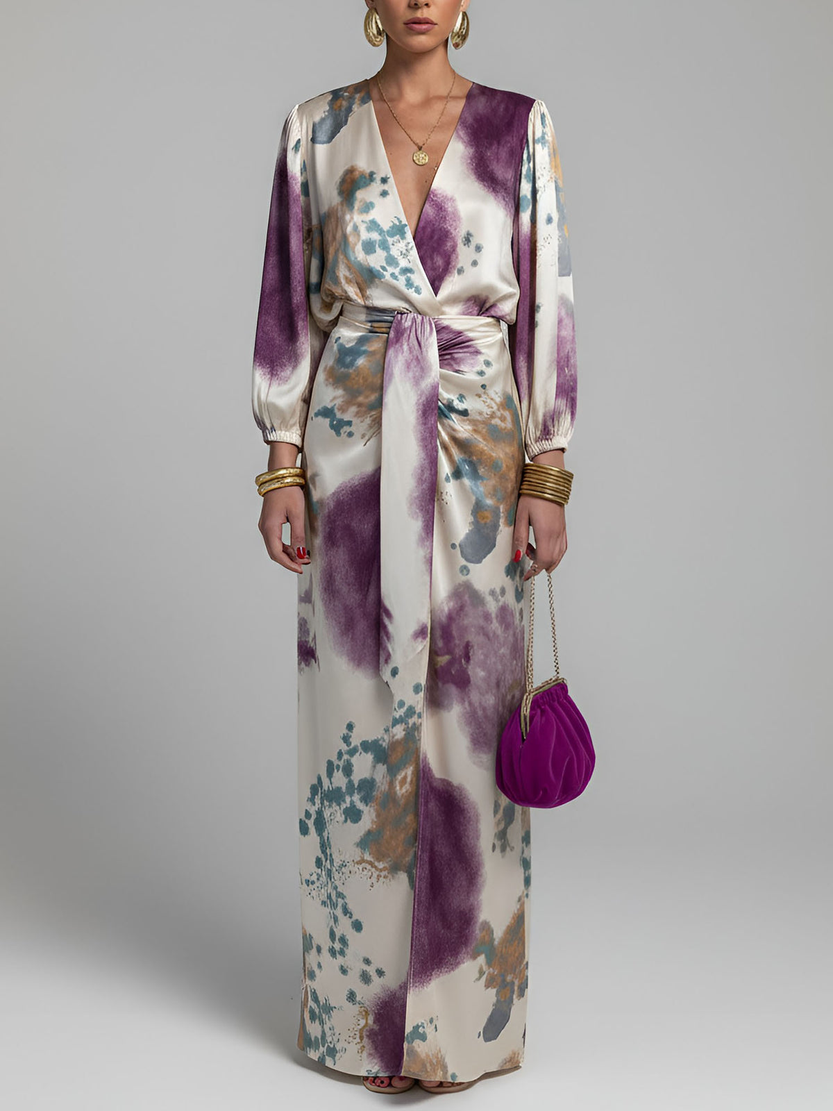 Completo elegante in raso con top e gonna a stampa acquerellata