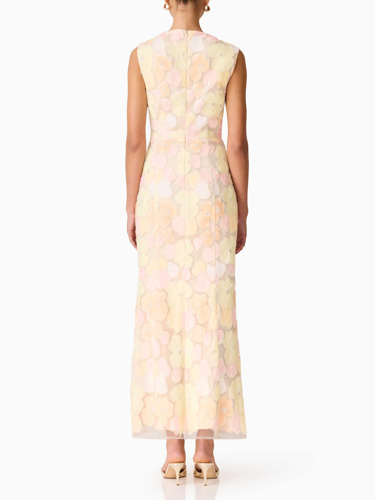 Elegante abito lungo in tulle a rete con stampa floreale pastello