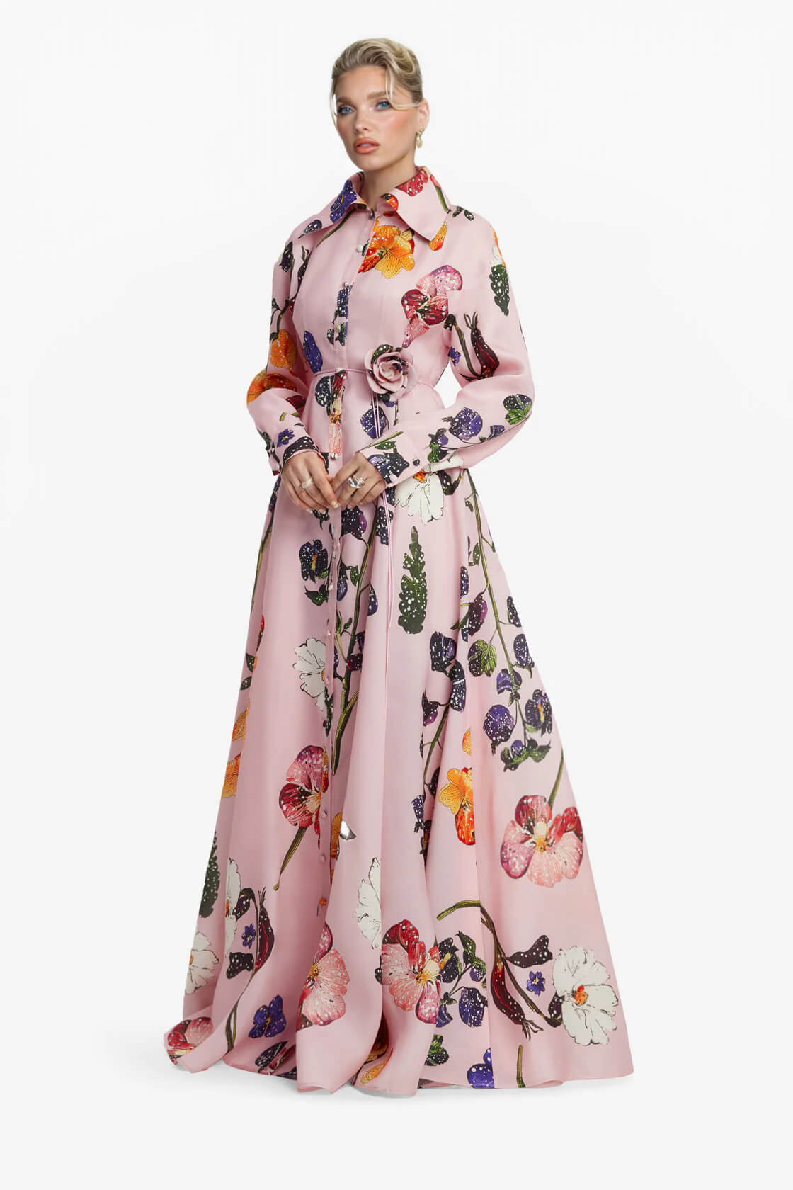 Vestido largo elegante de línea A con estampado floral y cierre de botones delantero