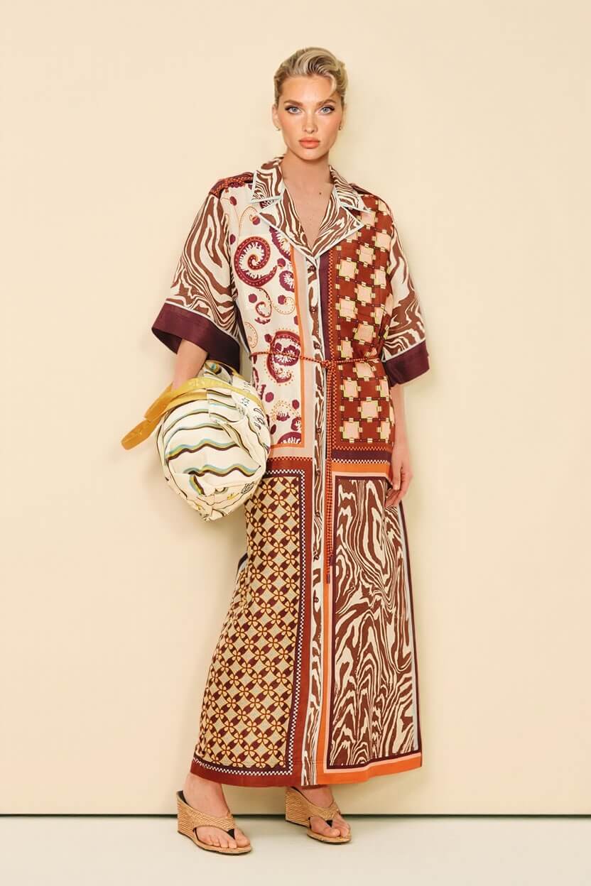 Vestido camisero maxi holgado, con bloques de color, estampado único y bolsillos laterales