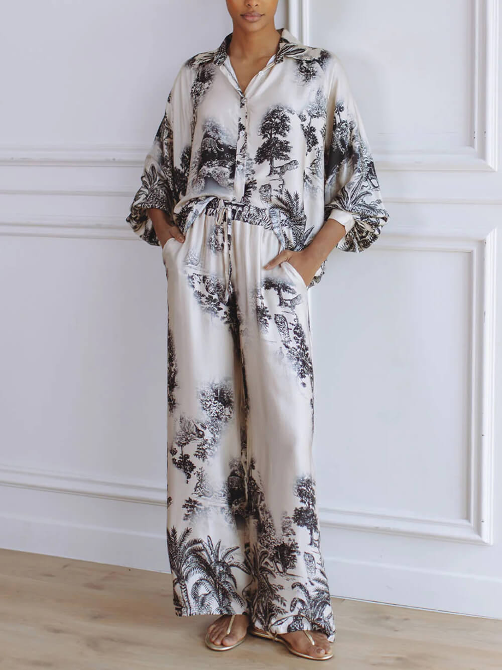 Completo originale con top ampio a stampa floreale e pantaloni a gamba ampia con vita elasticizzata