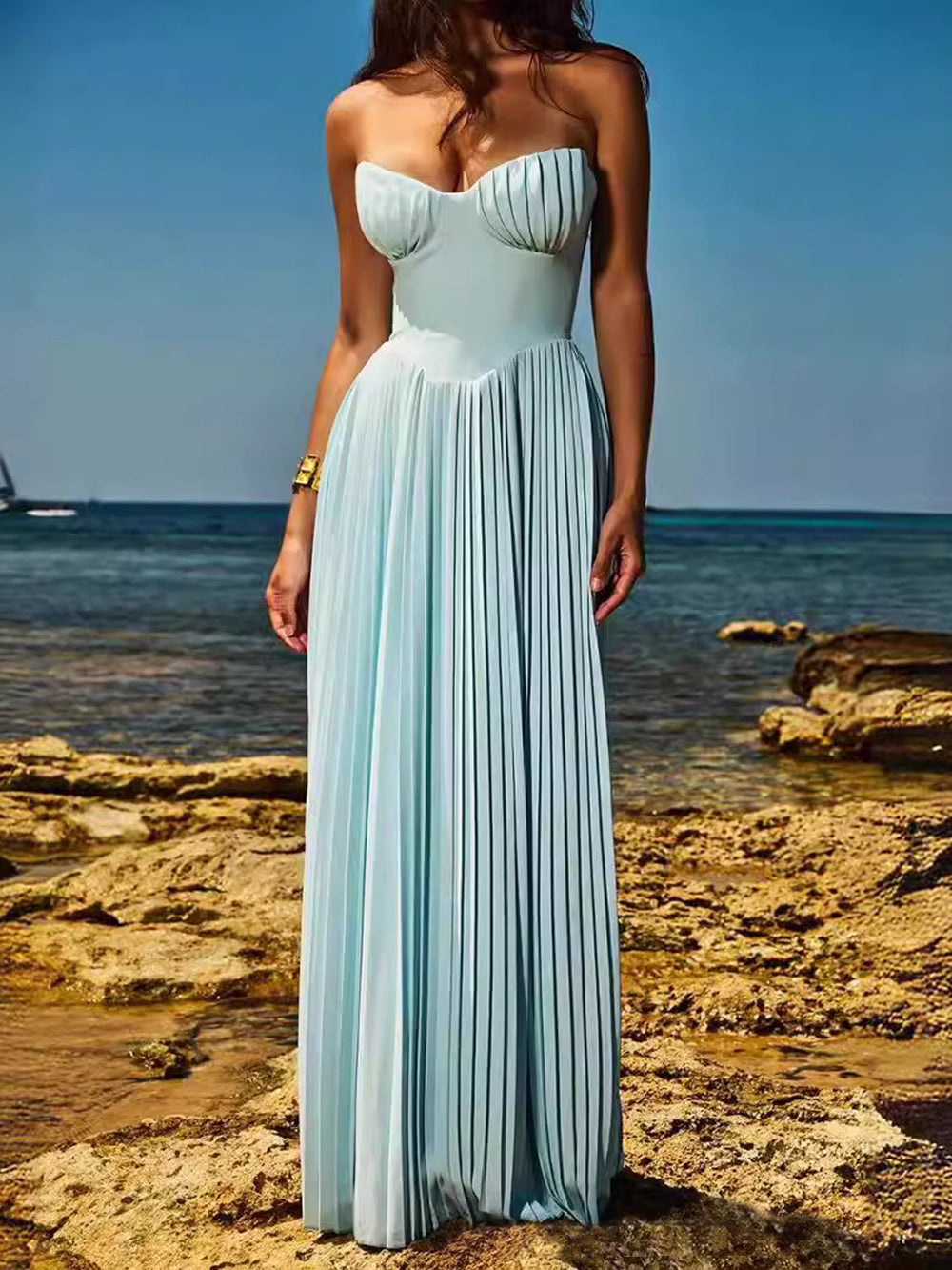 Vestido maxi elegante sem alças e com pregas