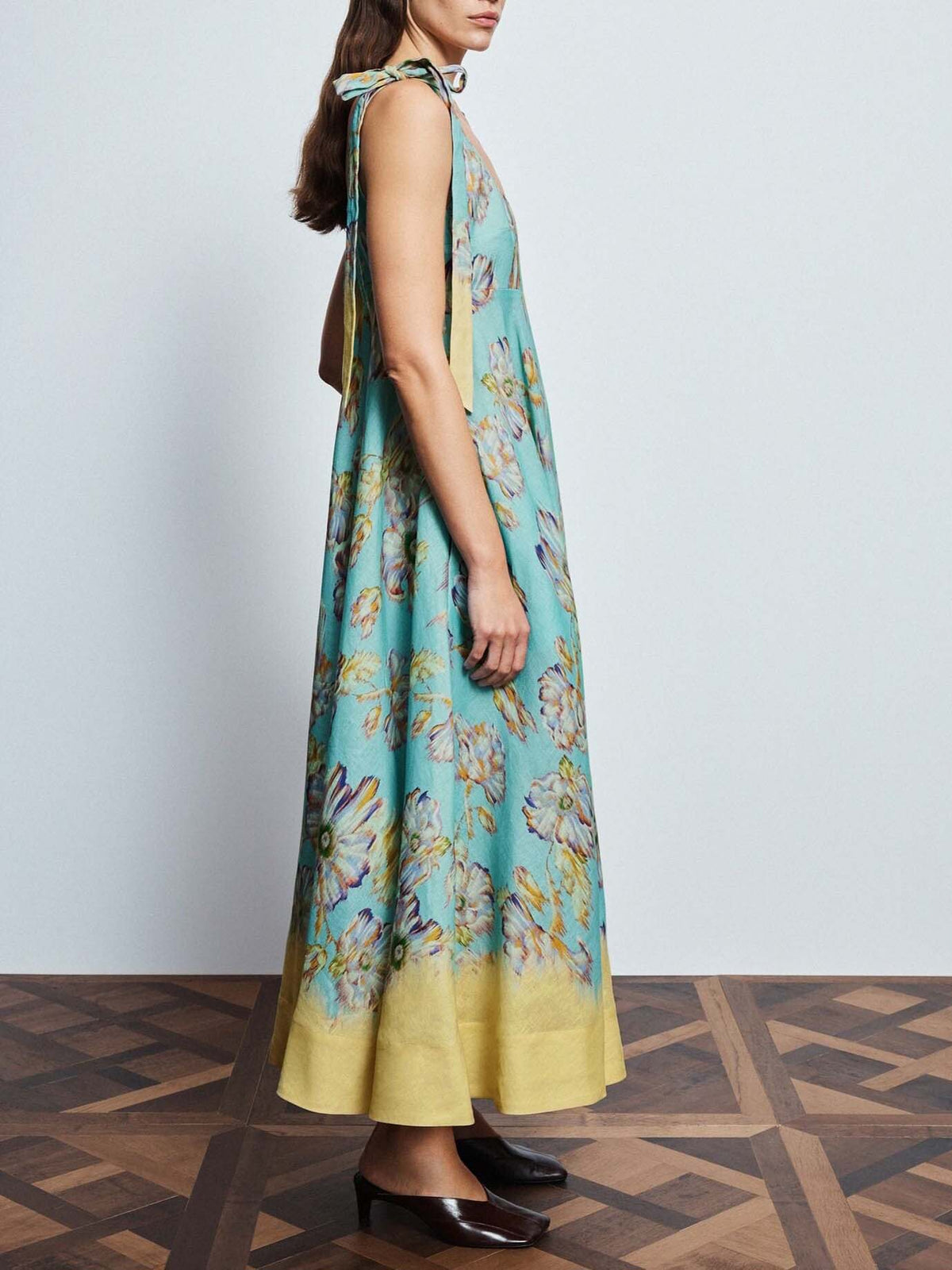 Elegantes Maxikleid mit Blumenprint und Schulterbändern