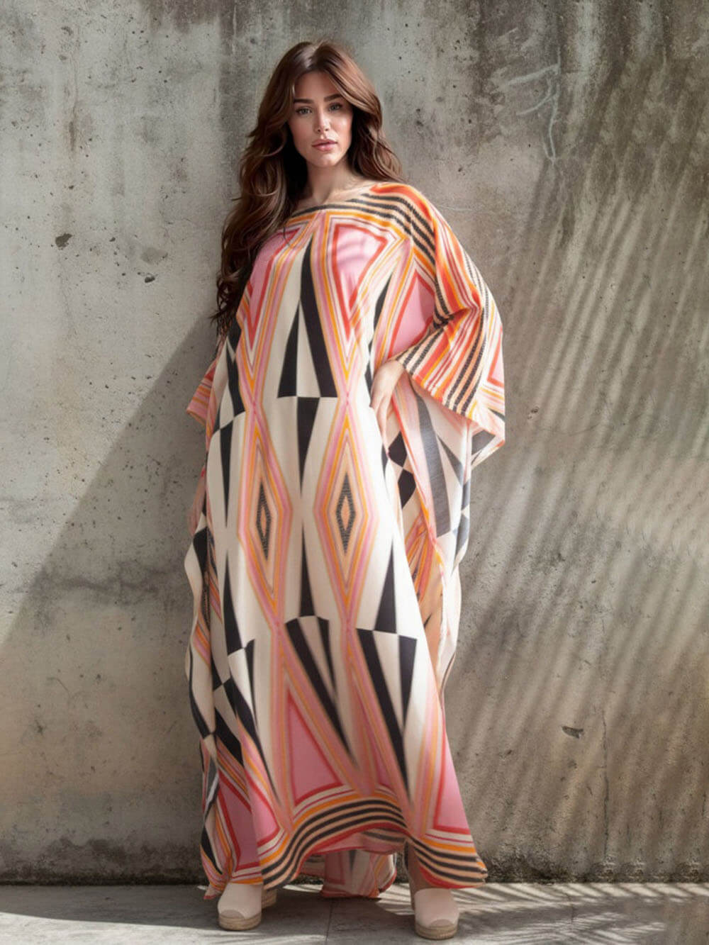 Semplice abito kimono lungo rétro con stampa triangolare e spacco