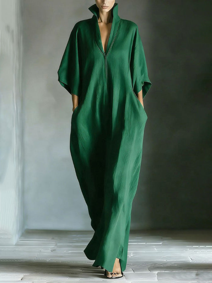 Elegantes Maxikleid mit hohem Kragen und Fledermausärmeln