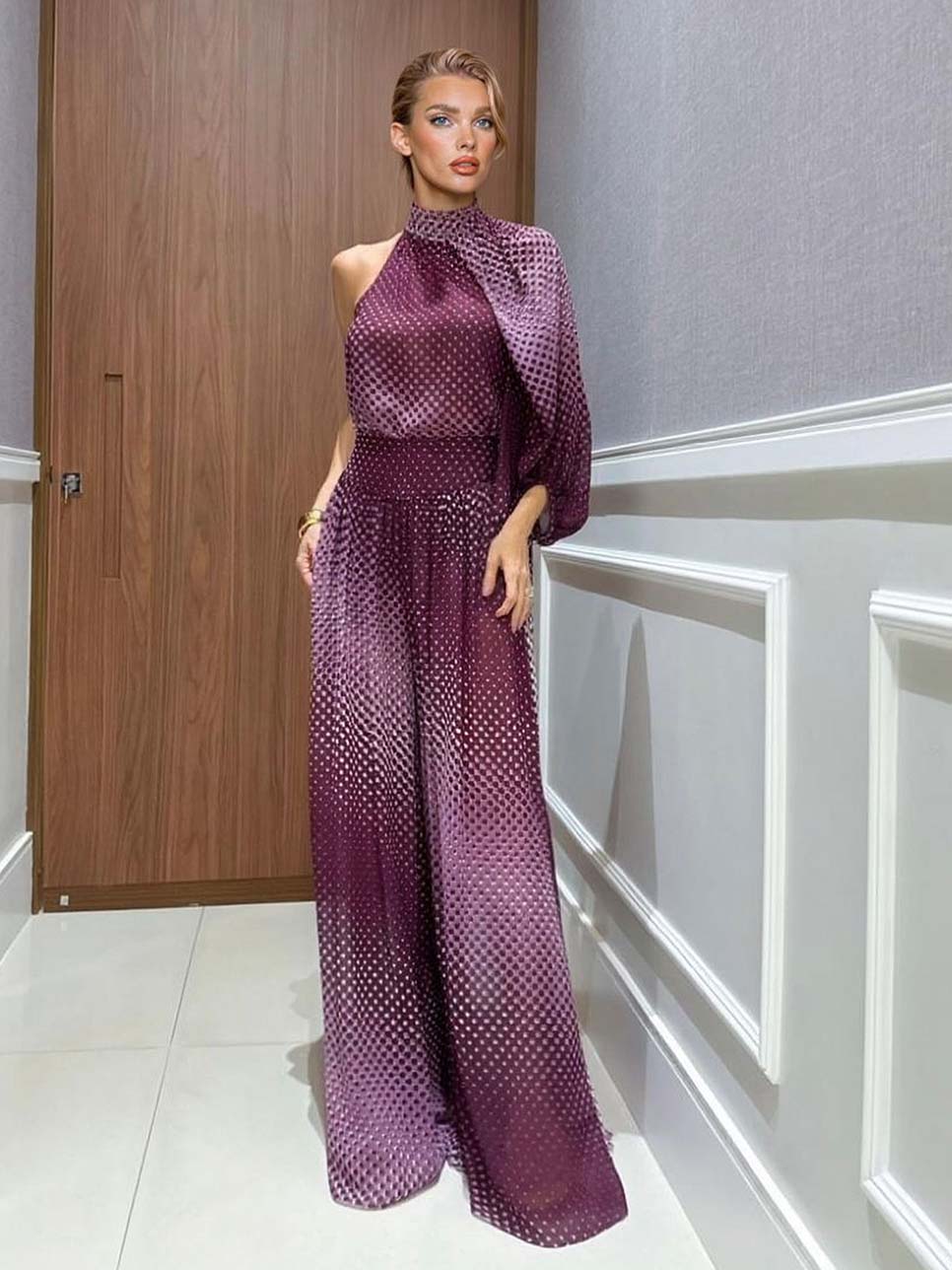 Elegantes zweiteiliges One-Shoulder-Set aus Chiffon mit Farbverlauf und Punkten