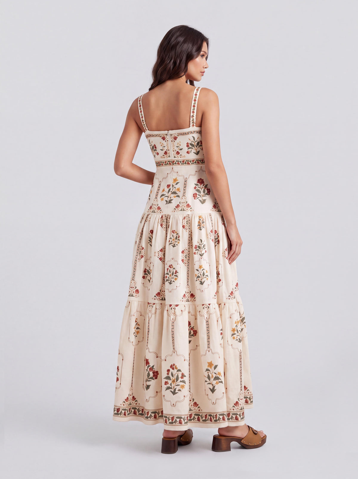 Abito boho vintage a fiori, con colletto quadrato e spalline sottili, a strati