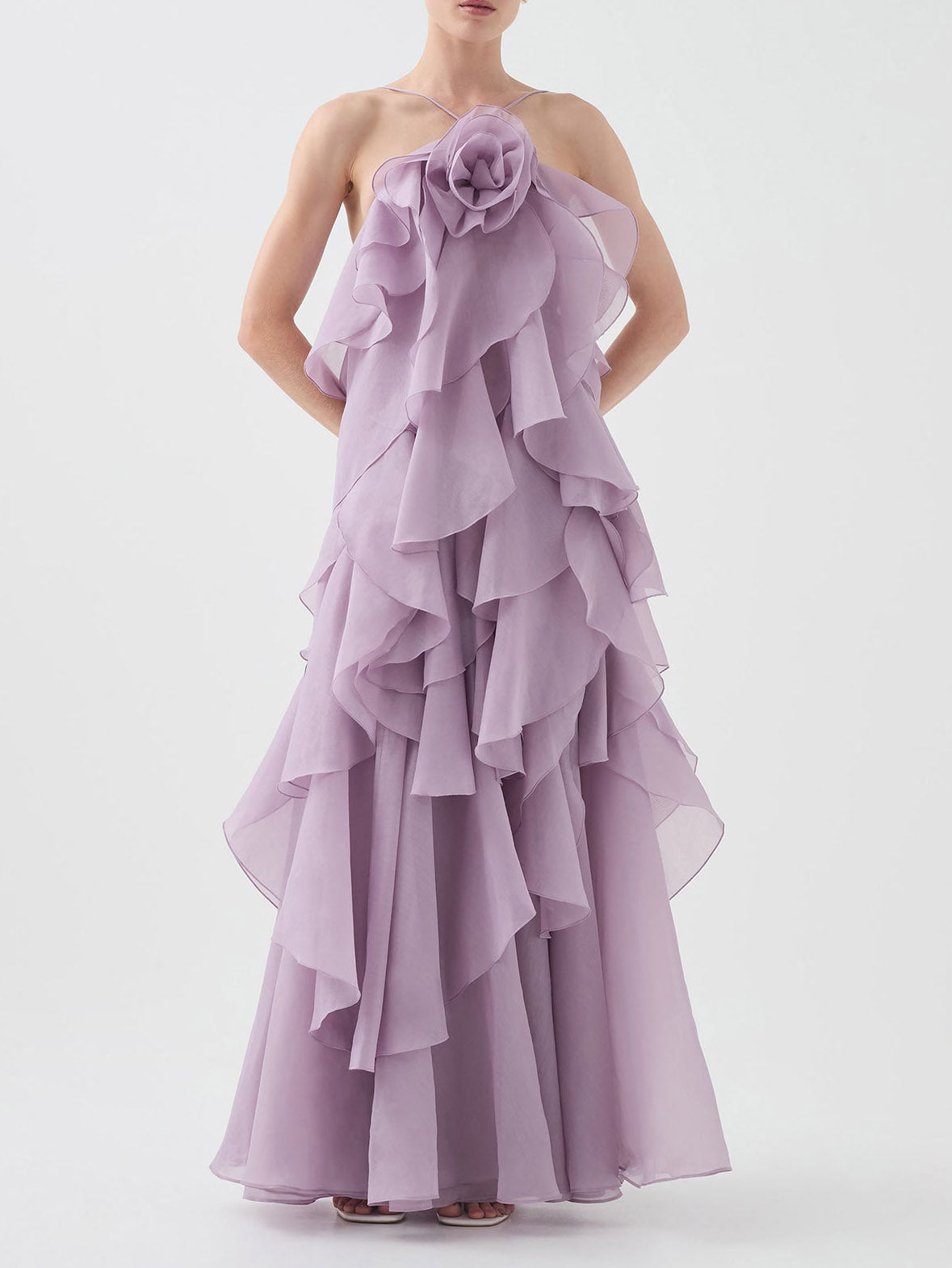 Elegantes Neckholder-Maxikleid mit 3D-Blüten und Rüschen