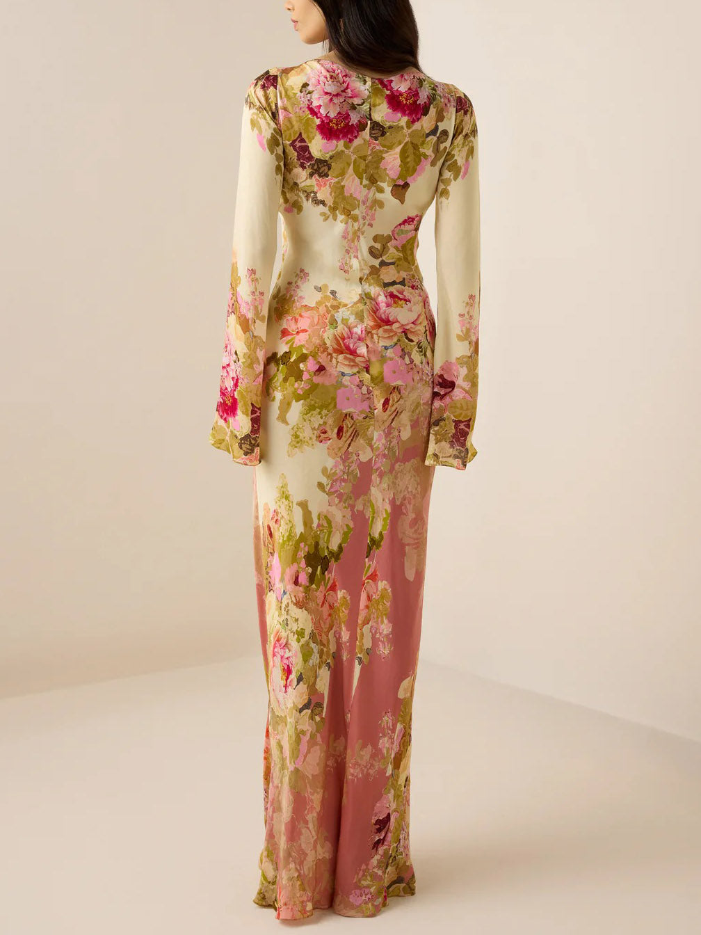 Vestido largo elegante de satén con estampado floral
