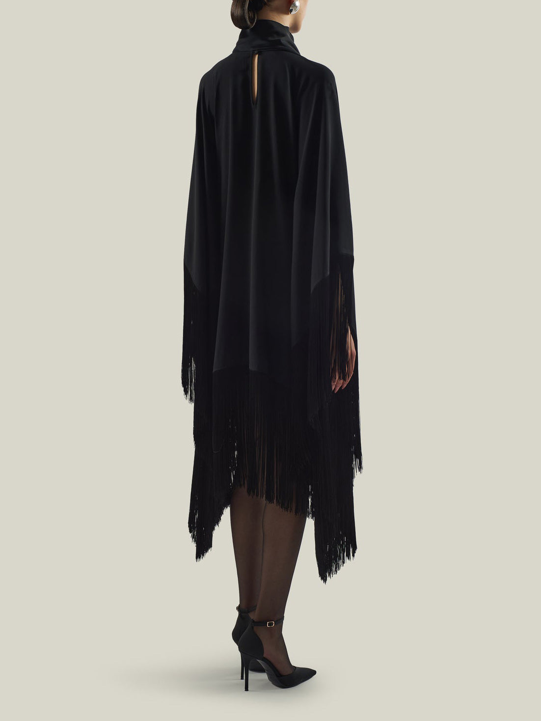 Elegantes Fransencape-Minikleid