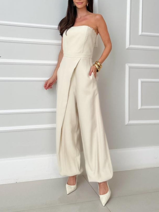 Trägerloser Jumpsuit mit Wickelfront und weitem Bein