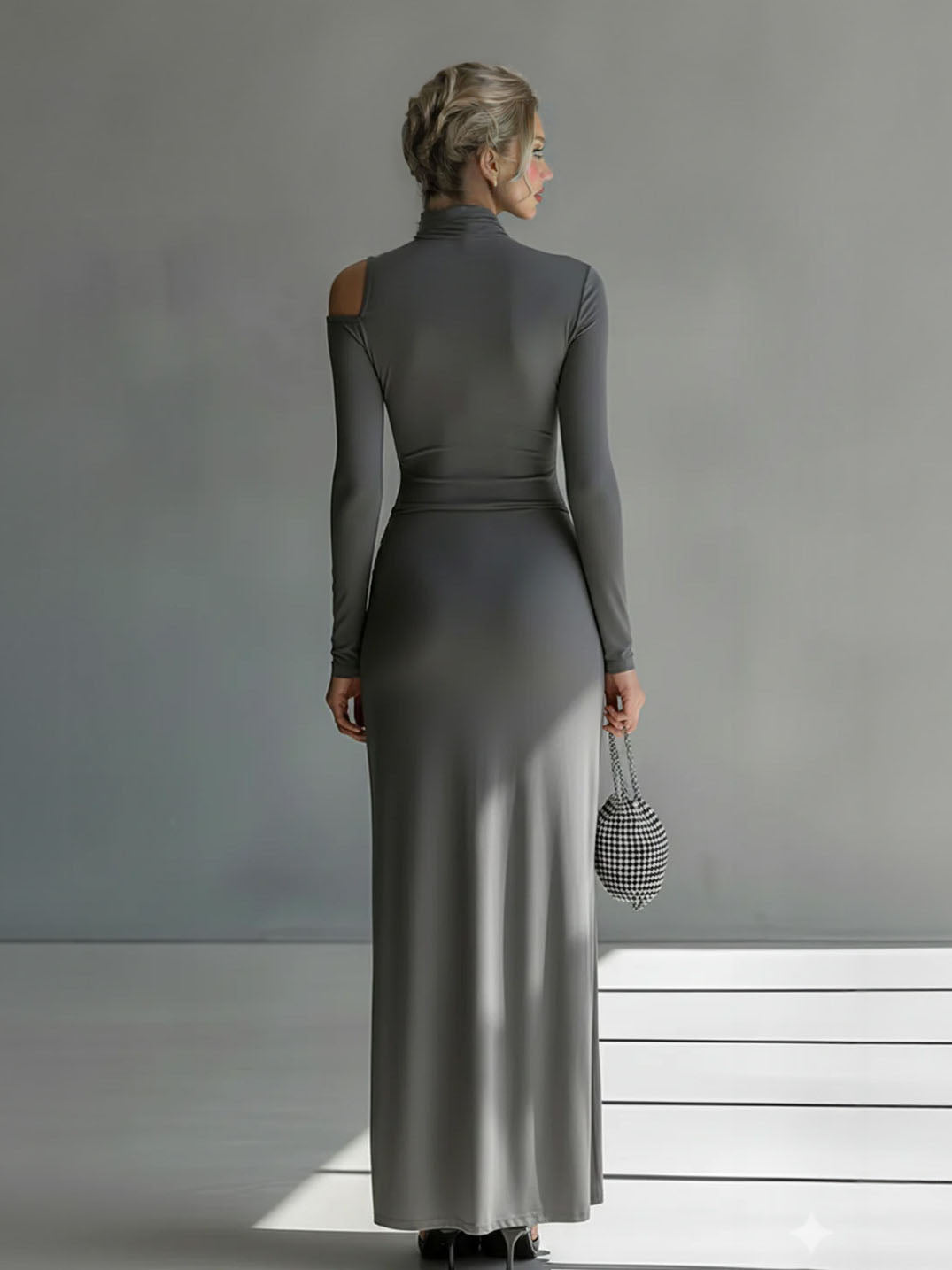 Vestido largo casual de tejido sedoso elástico, plisado y con abertura