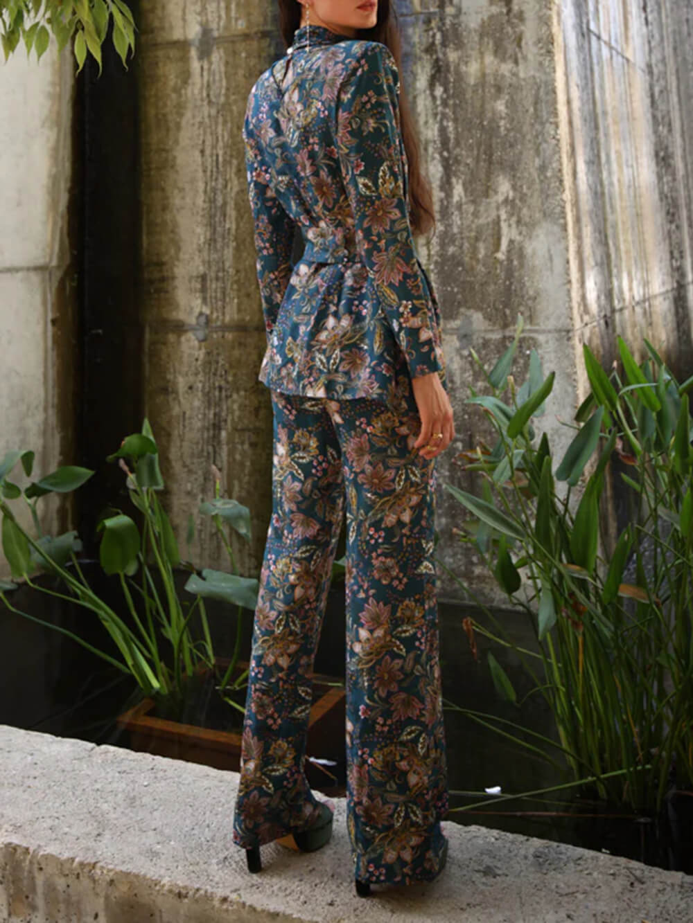 Pantaloni retrò con stampa floreale originale, vita elasticizzata e tasche
