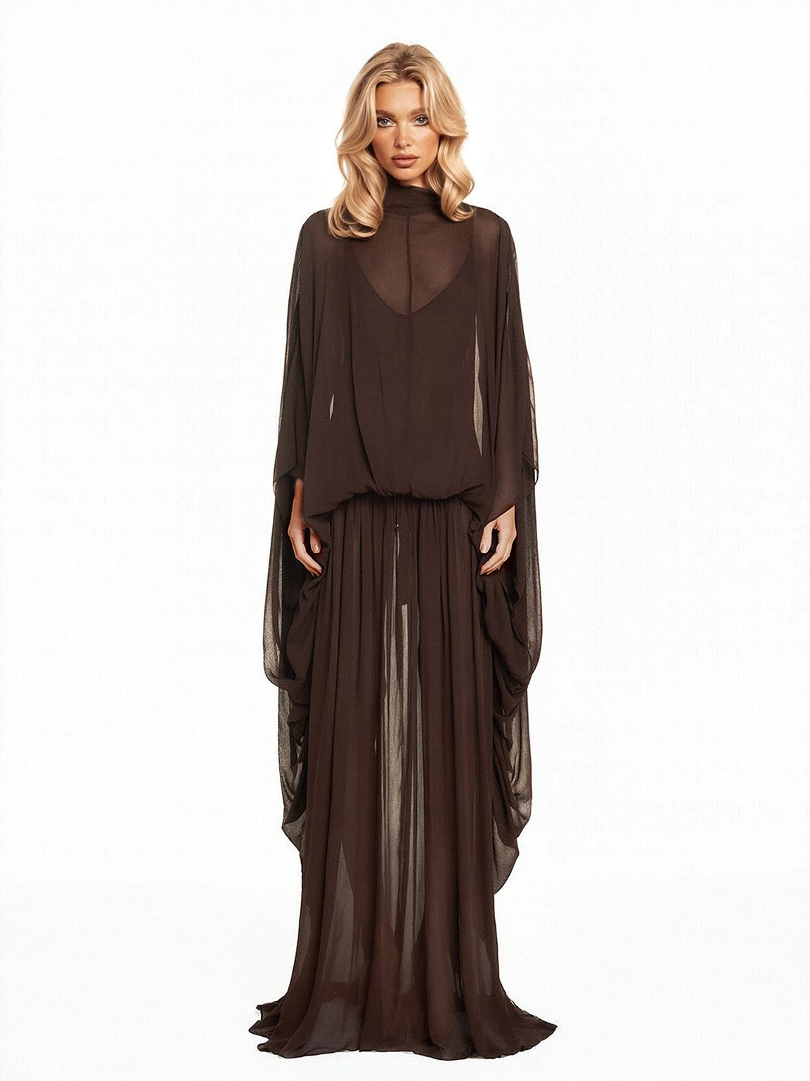 Raffinato abito lungo fluido di chiffon con maniche drappeggiate