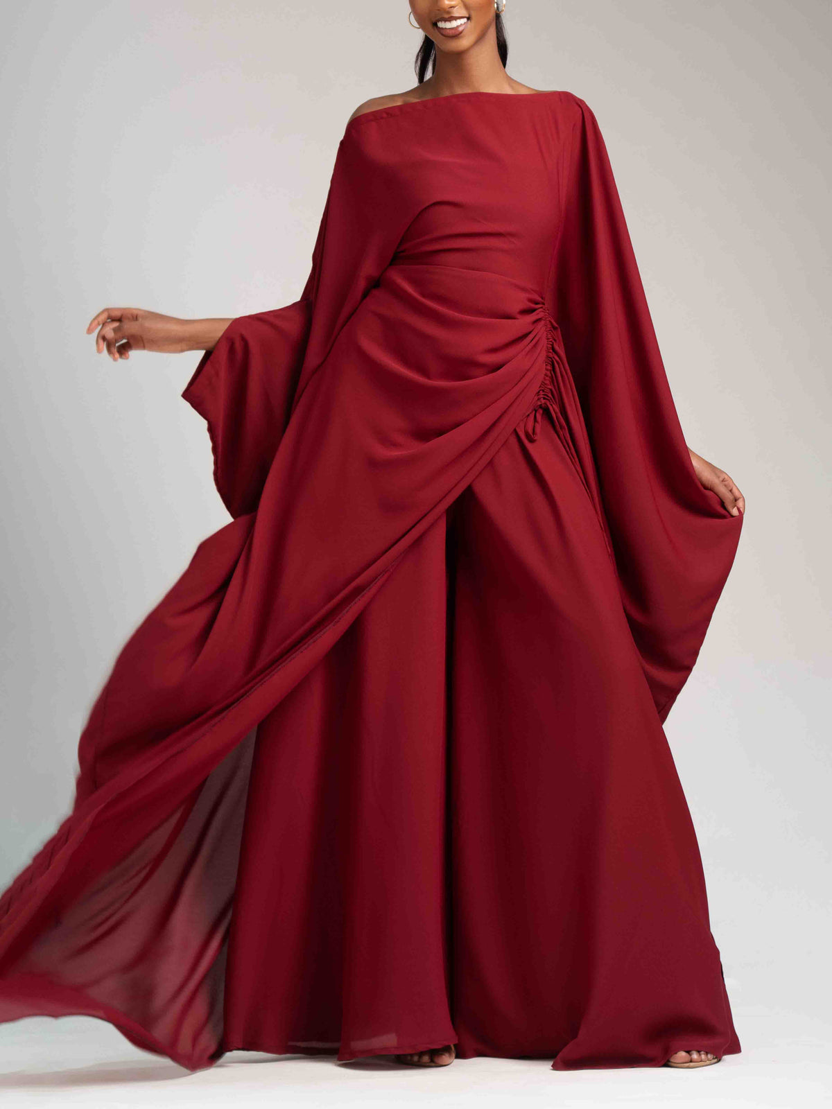 Elegantes Zweiteiler-Set aus gerafftem Oberteil mit Schlitz und Hose