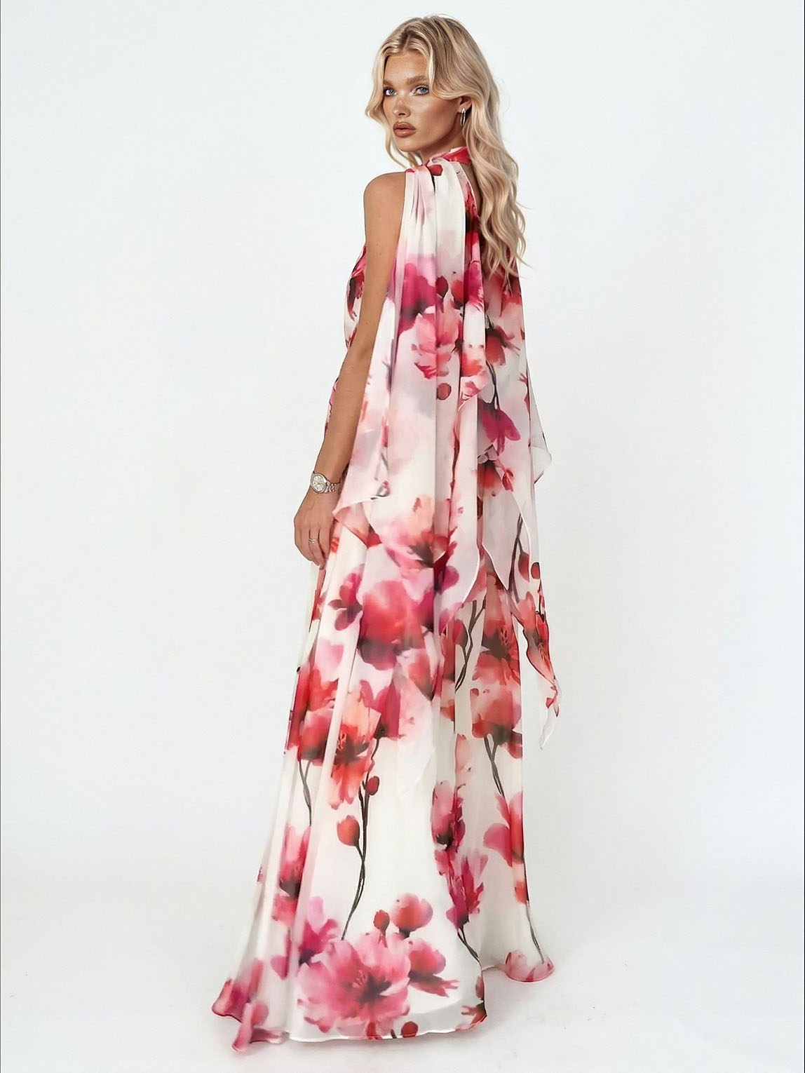 Elegante abito lungo in chiffon con stampa floreale ad acquerello e schiena scoperta