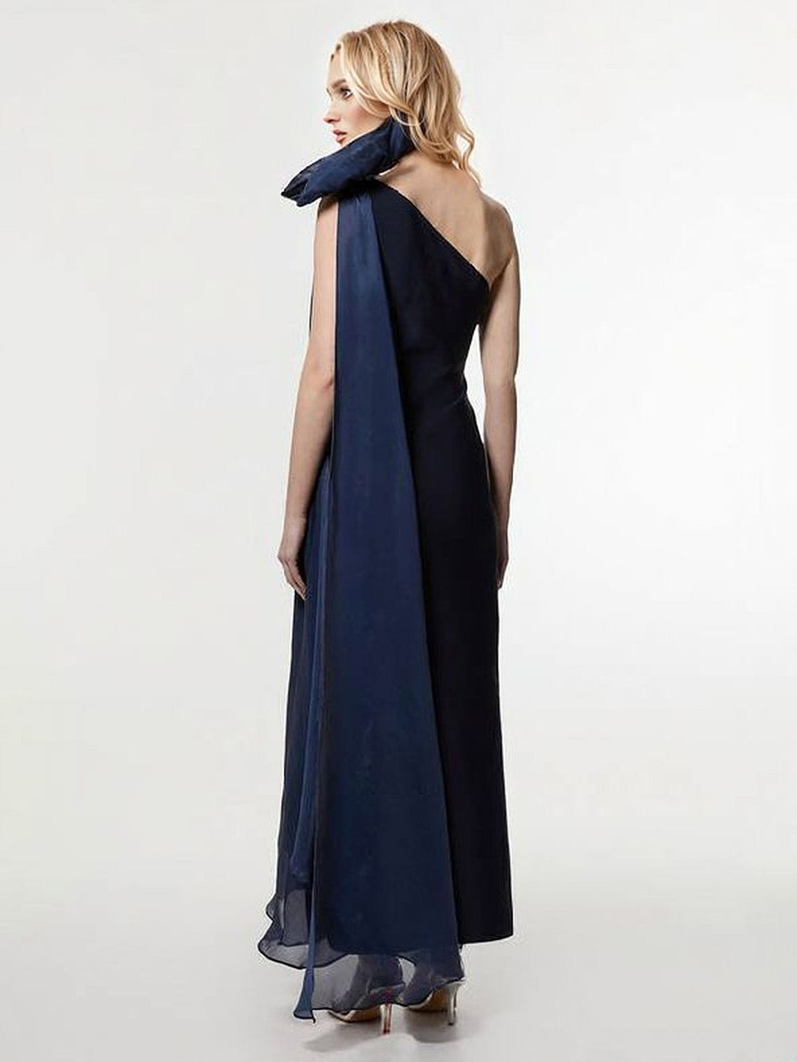 Elegant Tulle Bow Cape One-Shoulder Maxi Dress