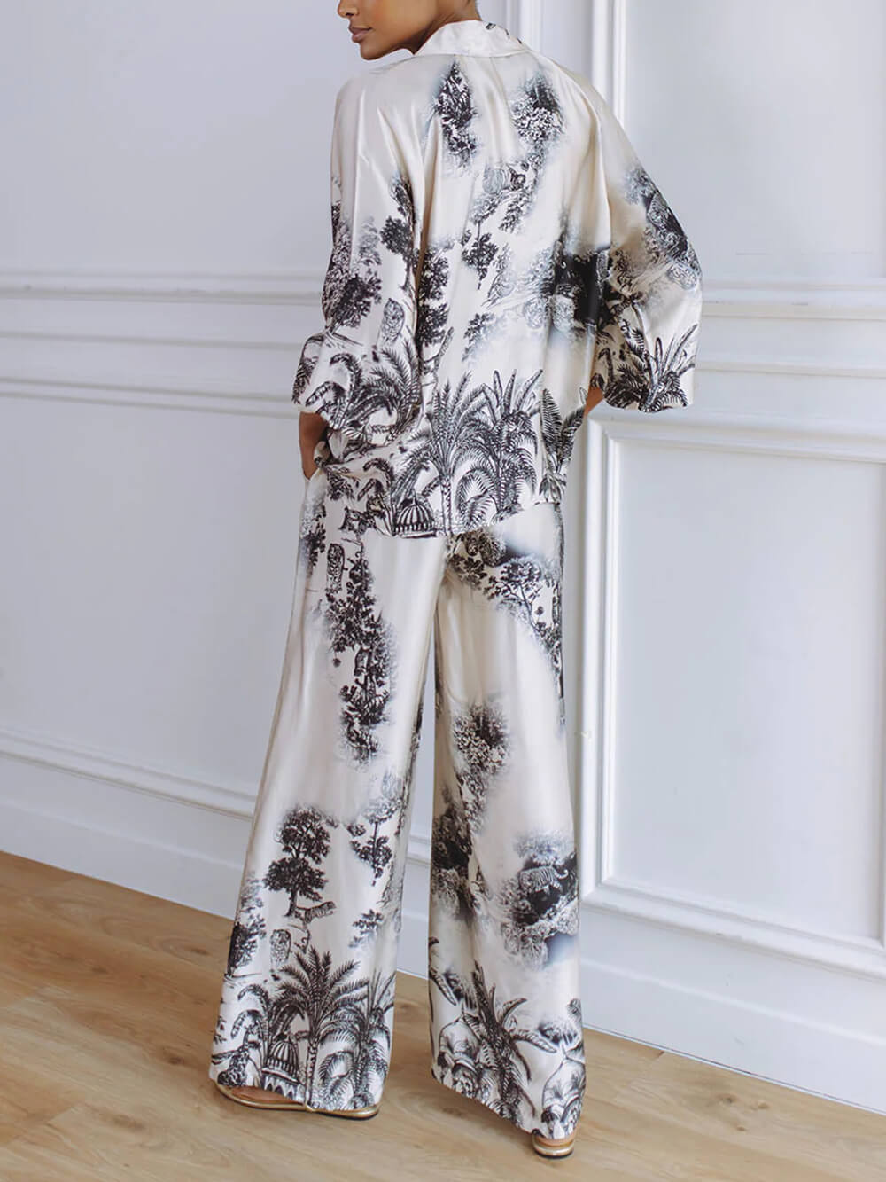 Completo originale con top ampio a stampa floreale e pantaloni a gamba ampia con vita elasticizzata