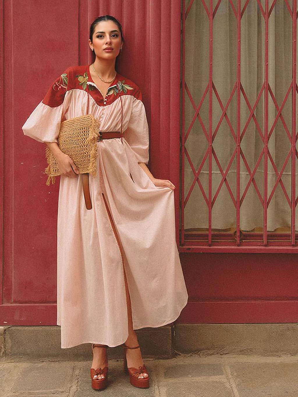 Robe longue à manches bouffantes et imprimé fruité rétro