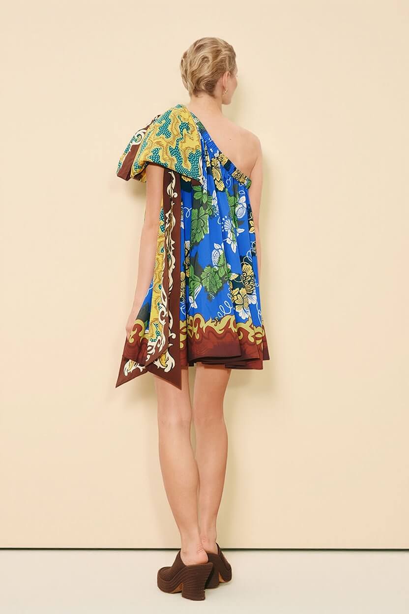 Robe courte délicate imprimée à nœud, asymétrique