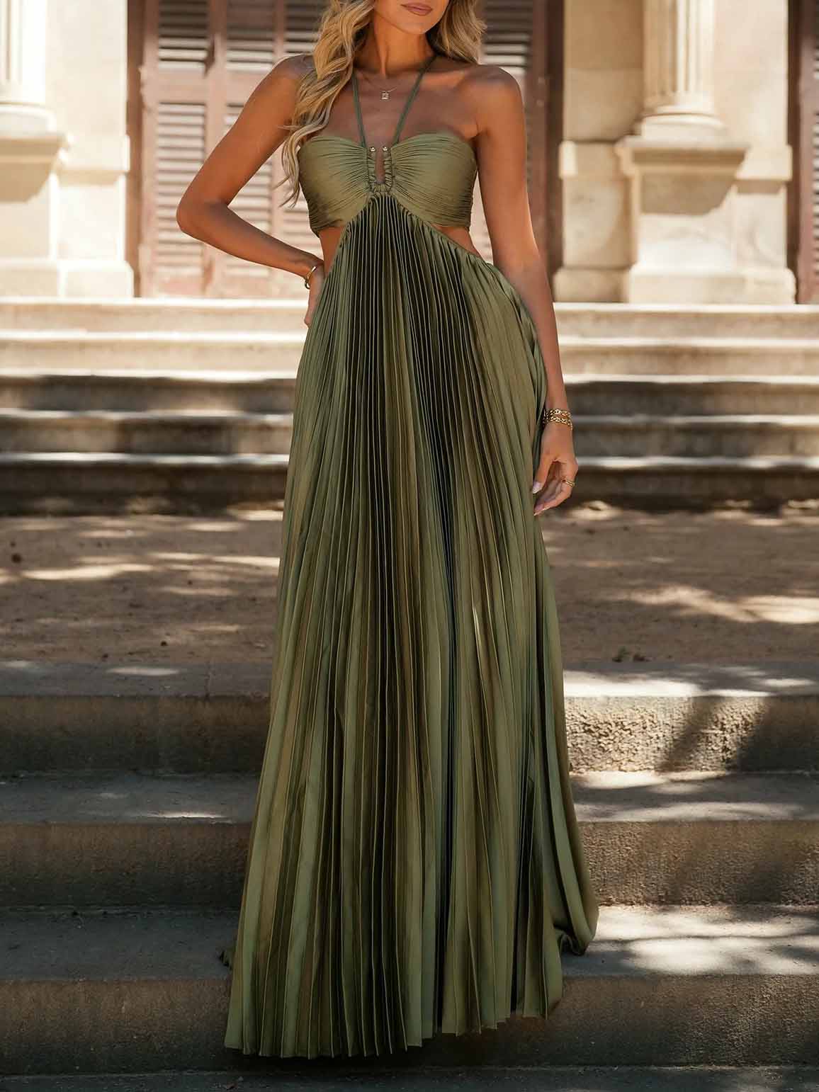 Elegantes Satin-Partykleid in Maxilänge mit Raffungen