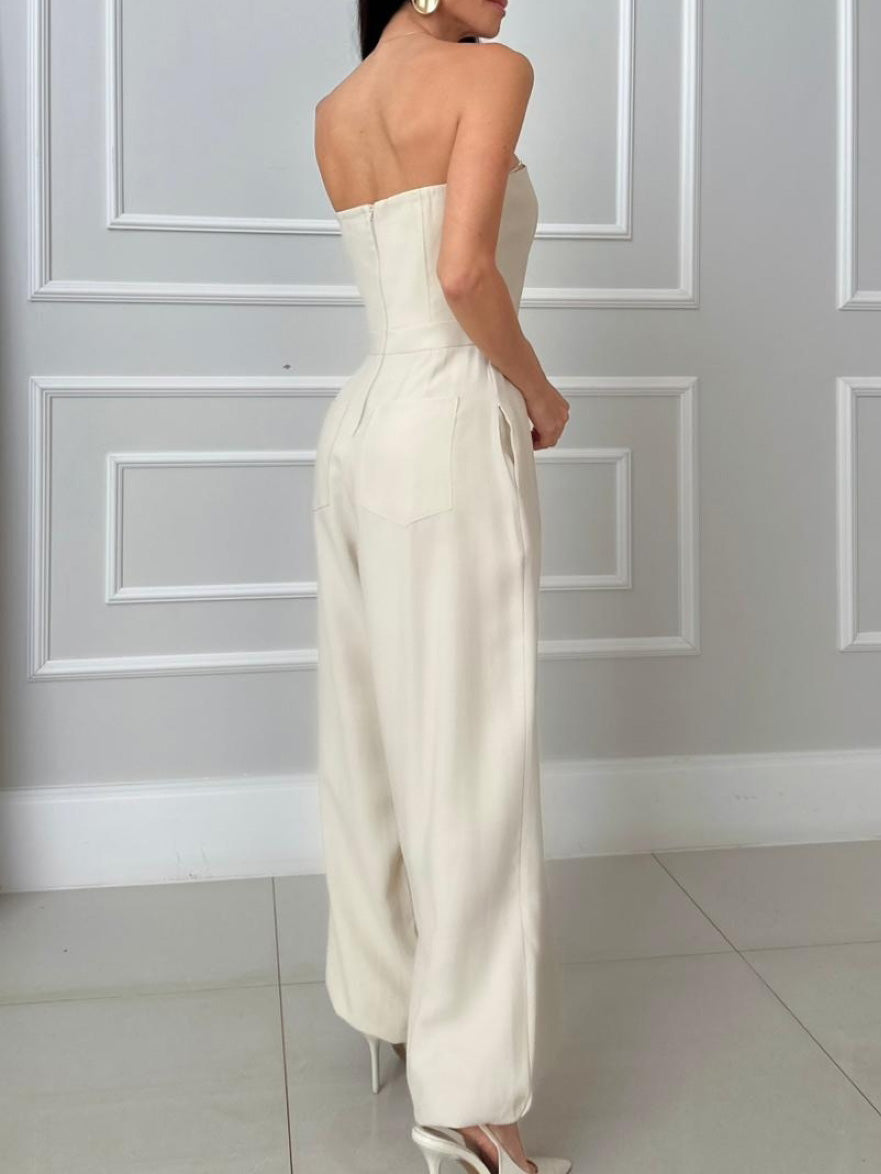 Trägerloser Jumpsuit mit Wickelfront und weitem Bein