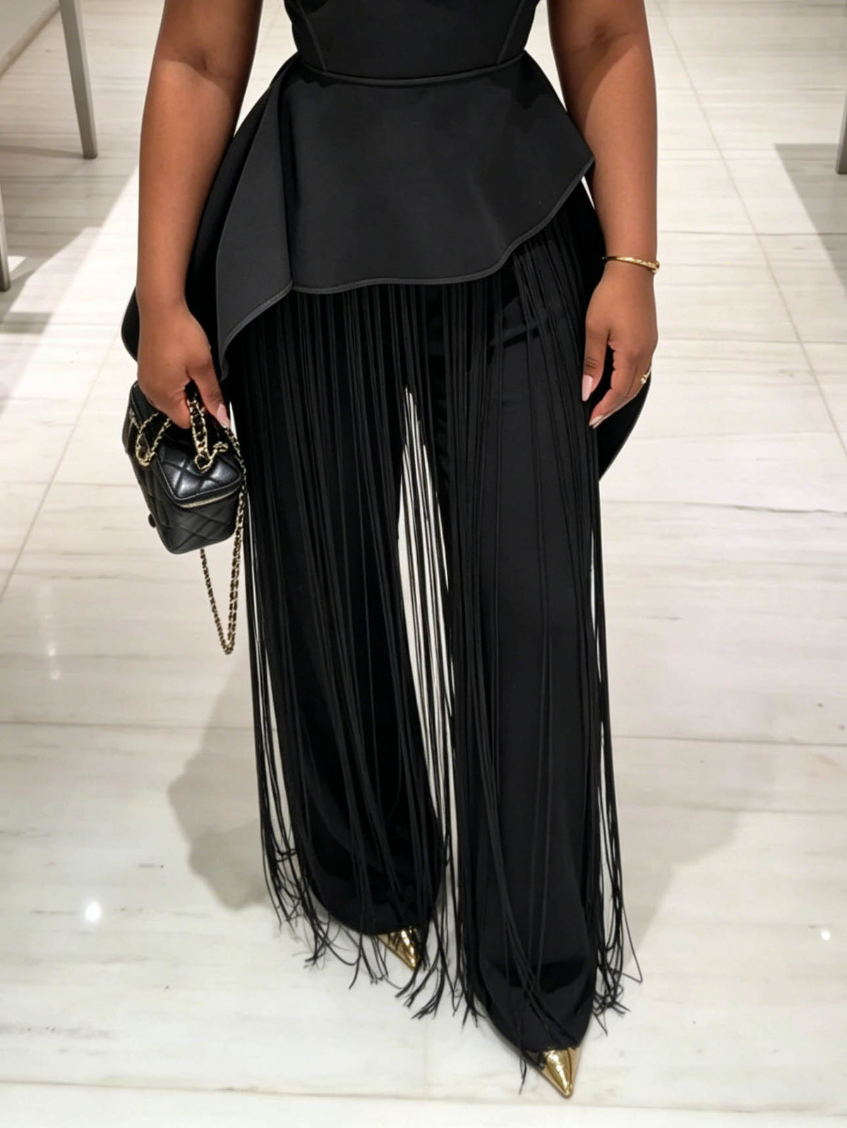 Zweiteiler-Set aus asymmetrischem Fransentop und Hose