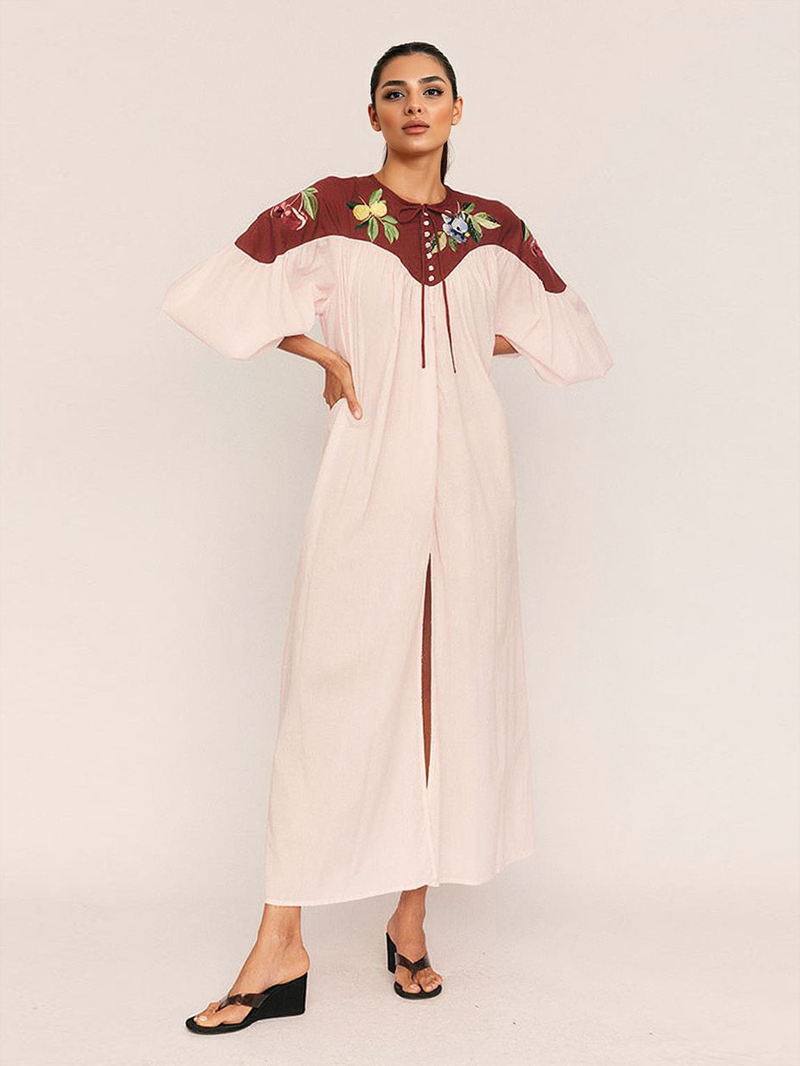 Robe longue à manches bouffantes et imprimé fruité rétro