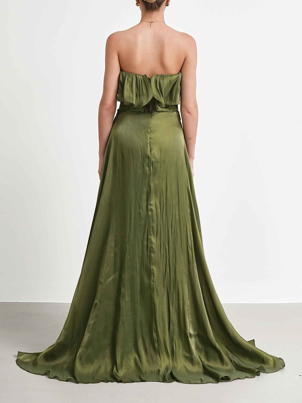 Elegantes trägerloses Korsett-Maxikleid mit Rüschen und hohem Schlitz