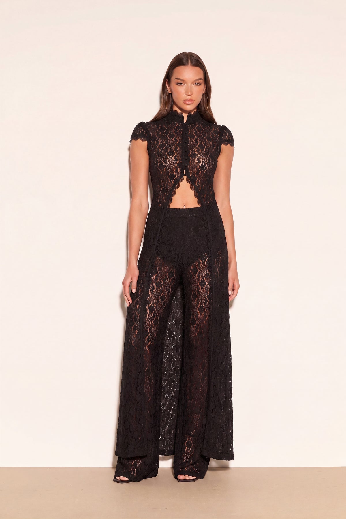 Conjunto negro de encaje de dos piezas - Top de cuello alto y mangas abullonadas