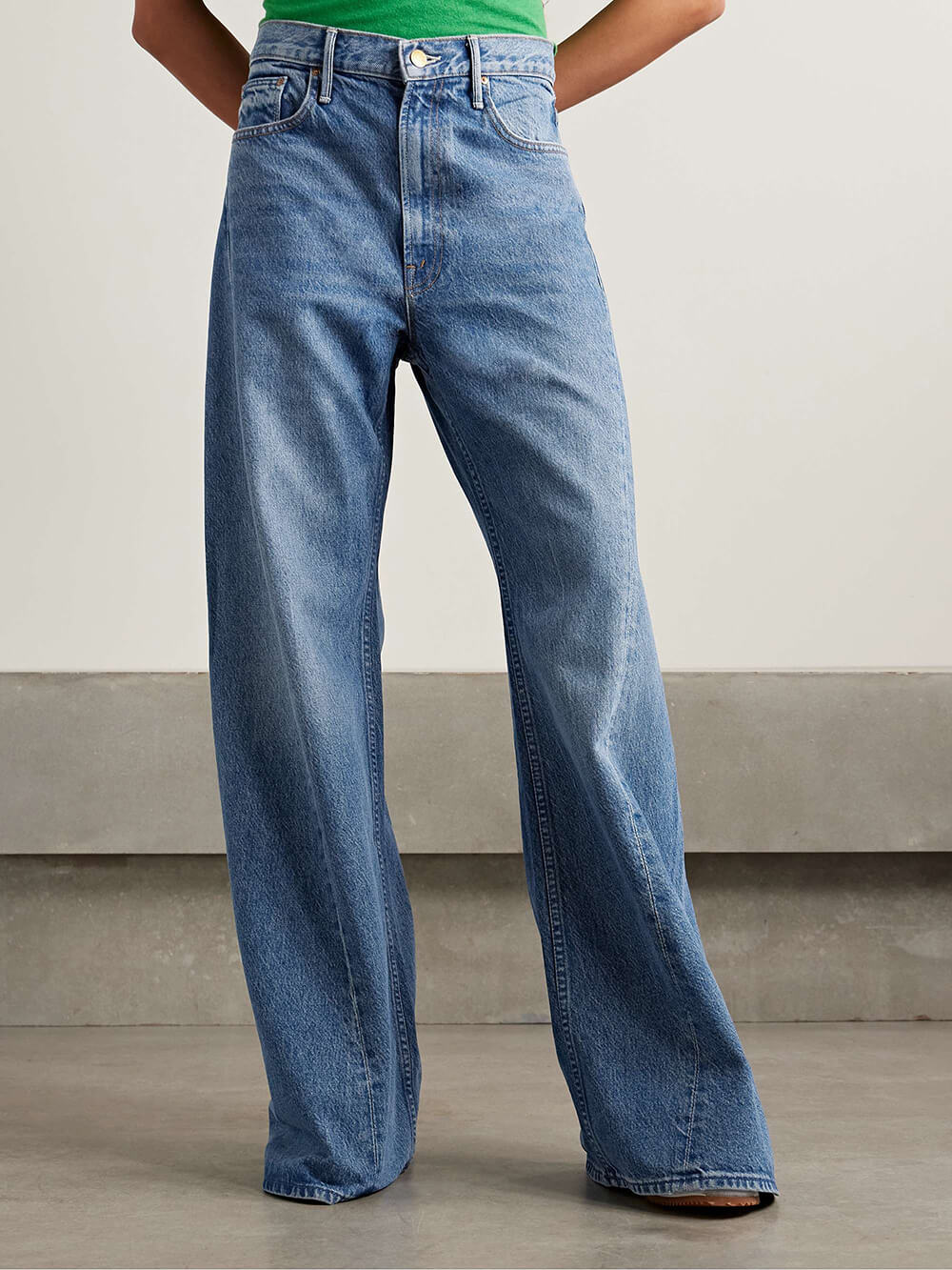 Moderna blusa in chiffon stampato con volant