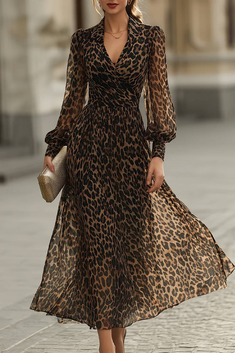 Vestido vaporoso de largo medio con cuello de blazer cruzado, escote en V, estampado de leopardo y mangas abullonadas