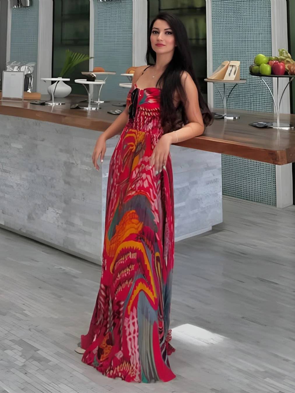 Vestido maxi evasé com estampado original e alças finas