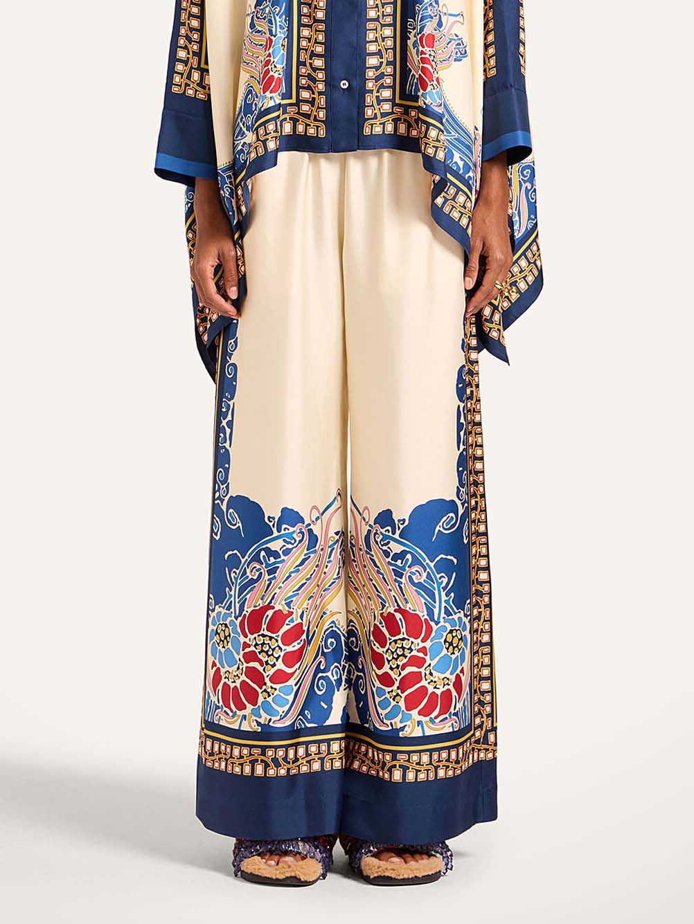 Conjunto bohemio elegante de dos piezas con chaleco estampado y borlas