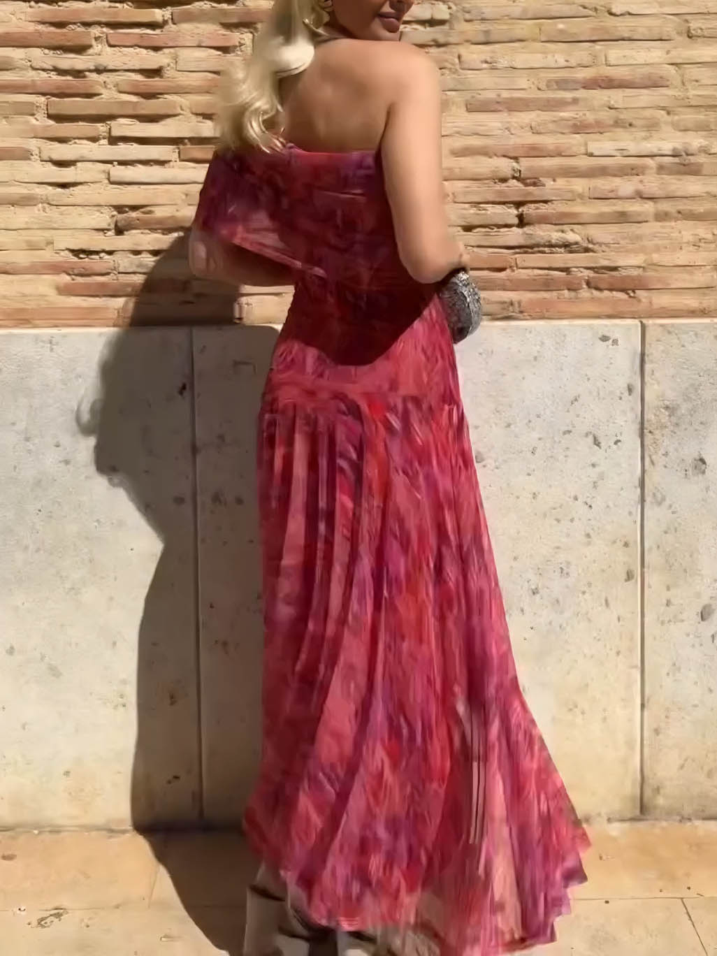 Vestido largo elegante de malla con estampado abstracto